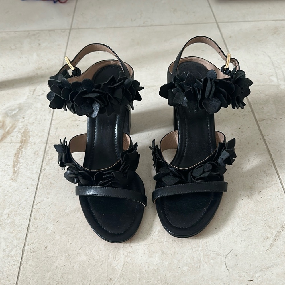 Tory Burch Black Flower Leather heels